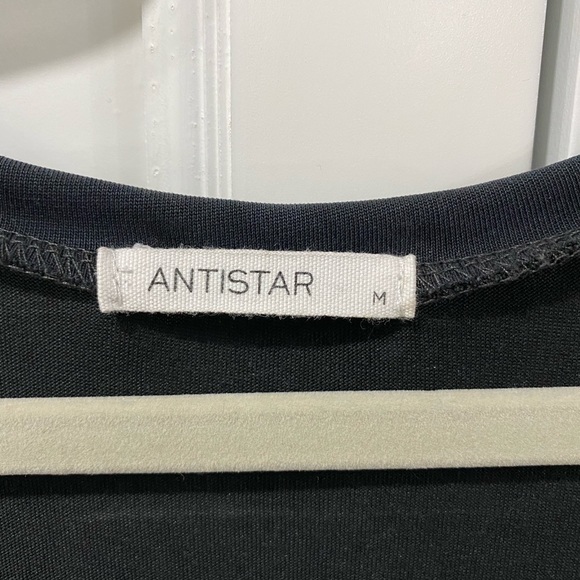 Dark grey deep v-neck short sleeve - Picture 3 of 3